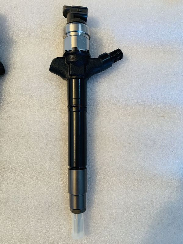 Low Emission HILUX Toyota Fuel Injector 23670 51030 23670 51031 23670 59035